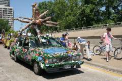 2006_ArtCar_3_Parade 180